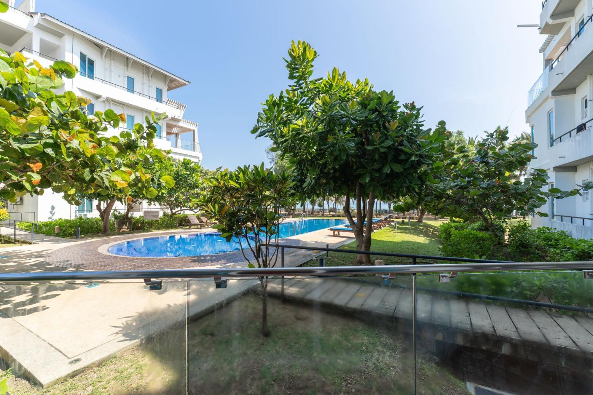 Oceanfront Condominium - Нилавели Экстерьер фото