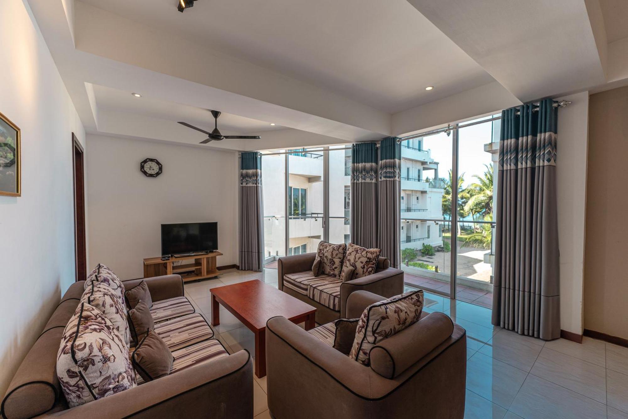 Oceanfront Condominium - Нилавели Экстерьер фото