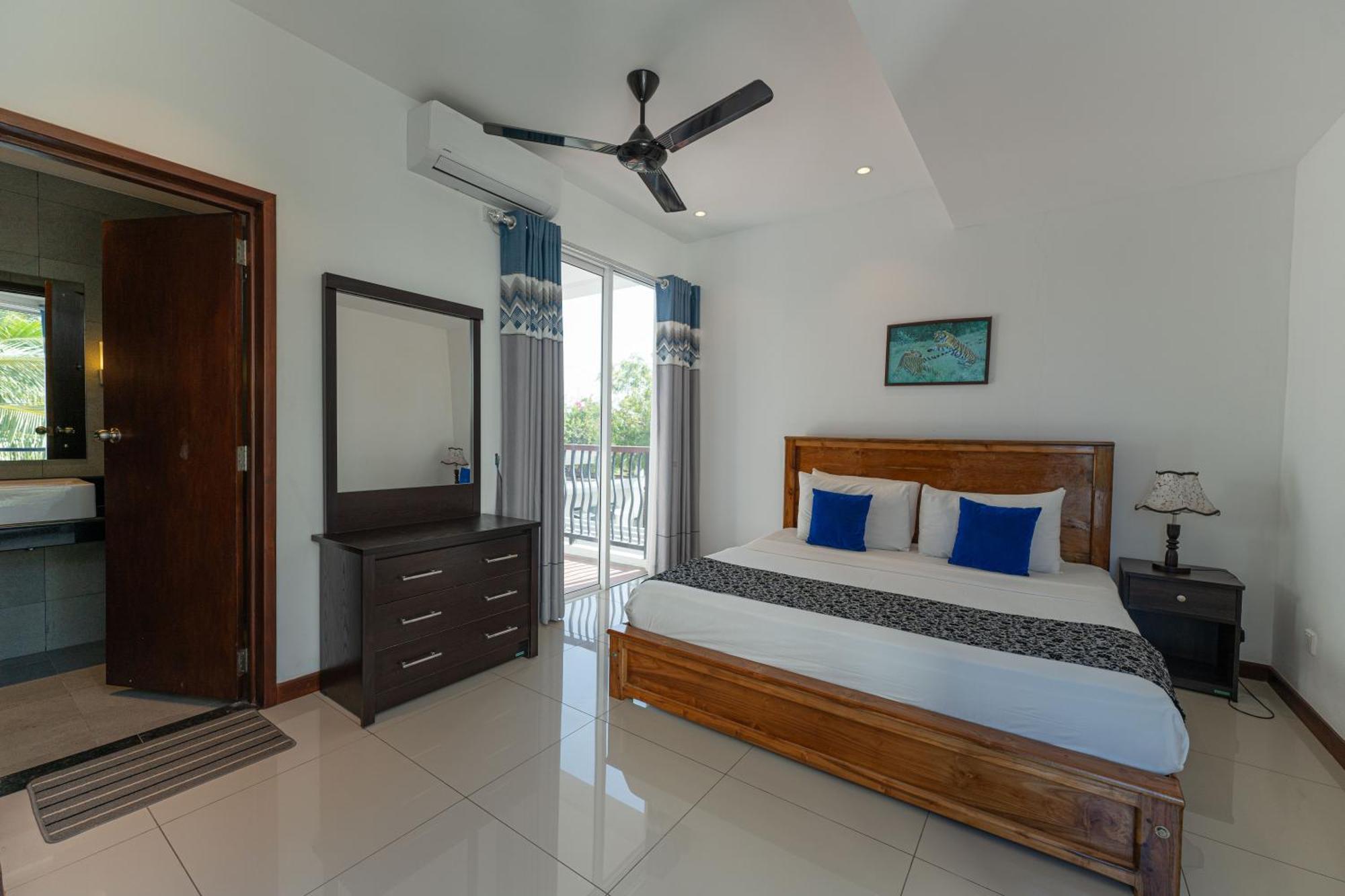 Oceanfront Condominium - Нилавели Экстерьер фото