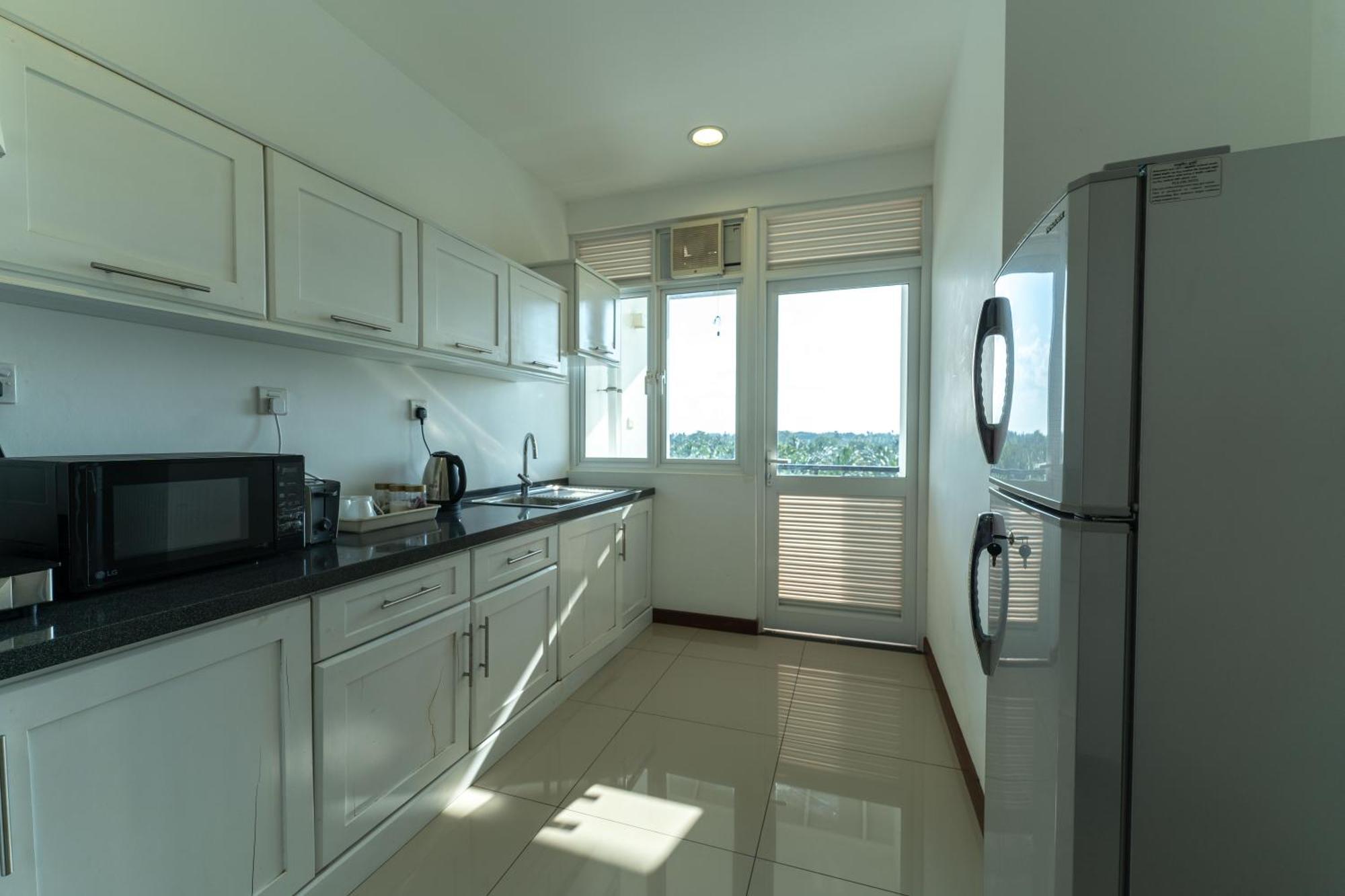 Oceanfront Condominium - Нилавели Экстерьер фото
